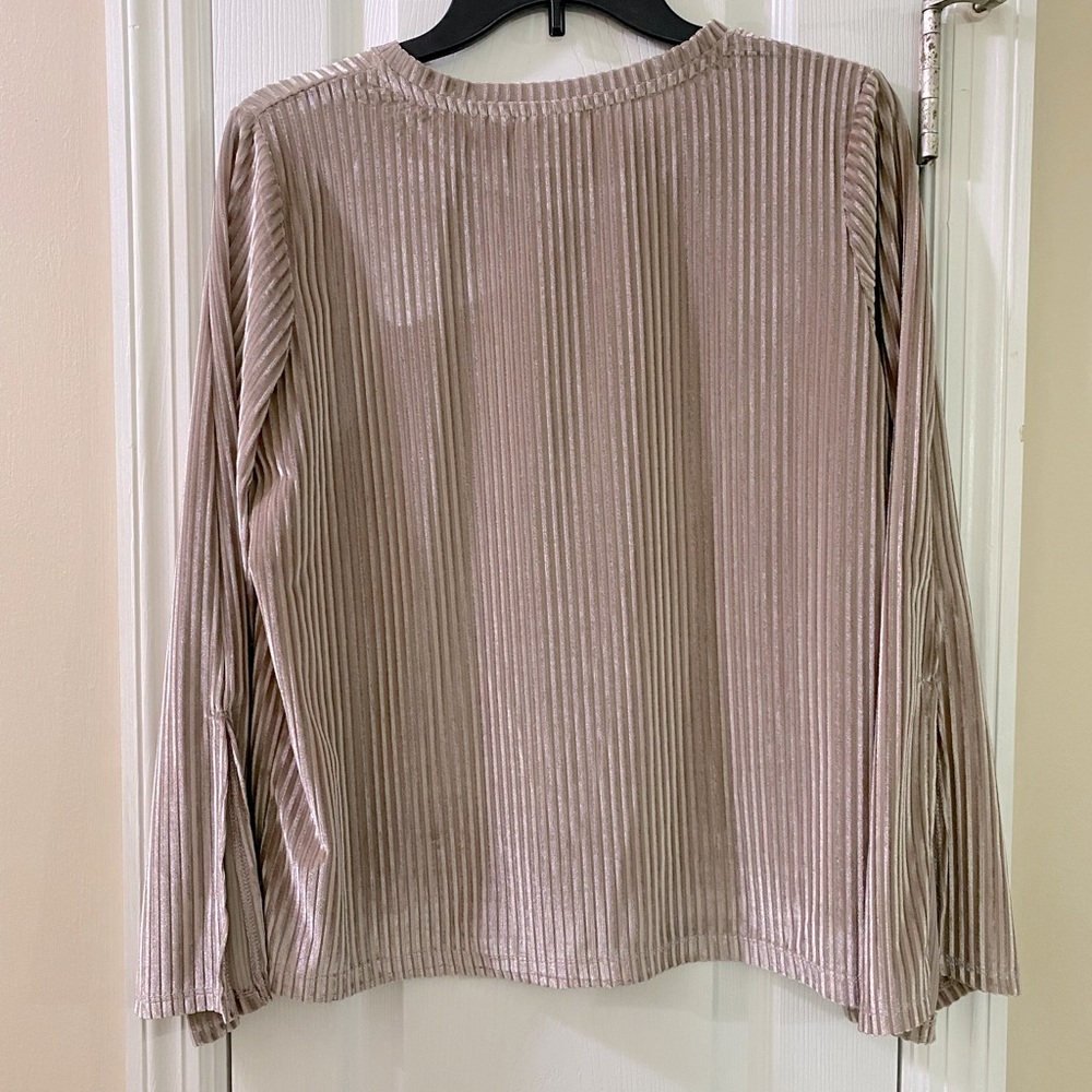 Metallic pink top - Picture 3 of 3